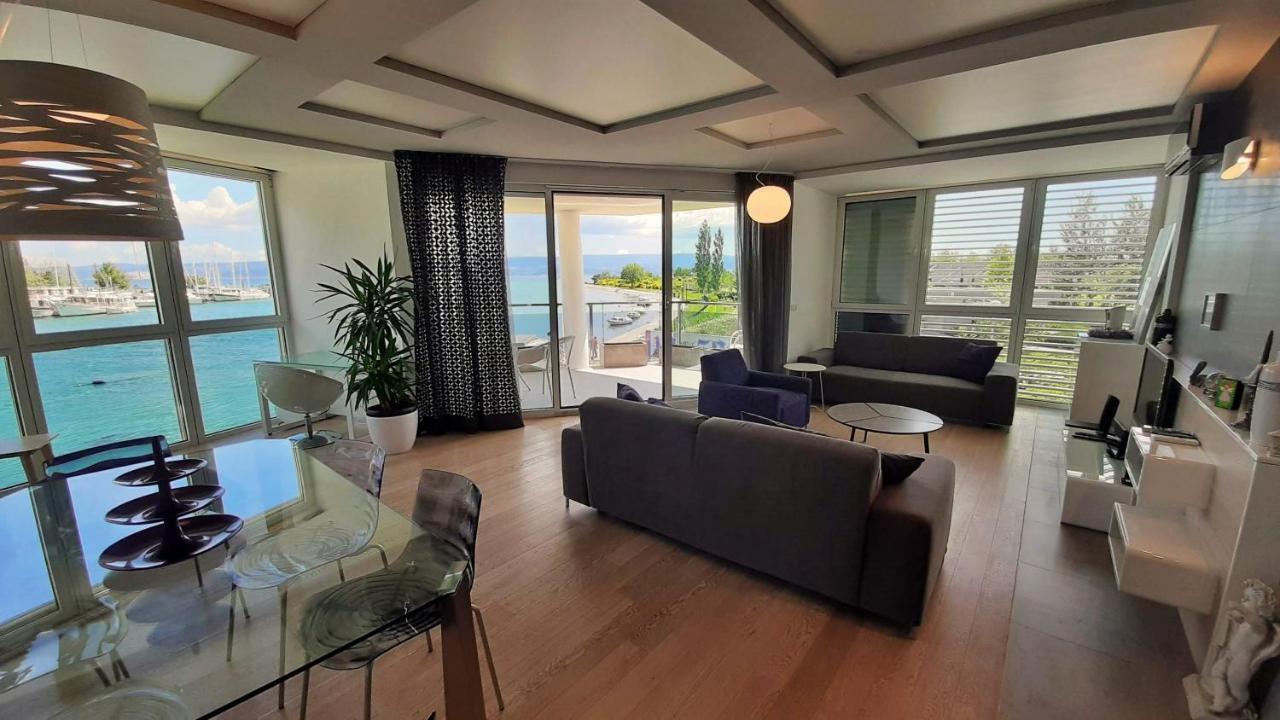 Apartment Iva Omis Bagian luar foto