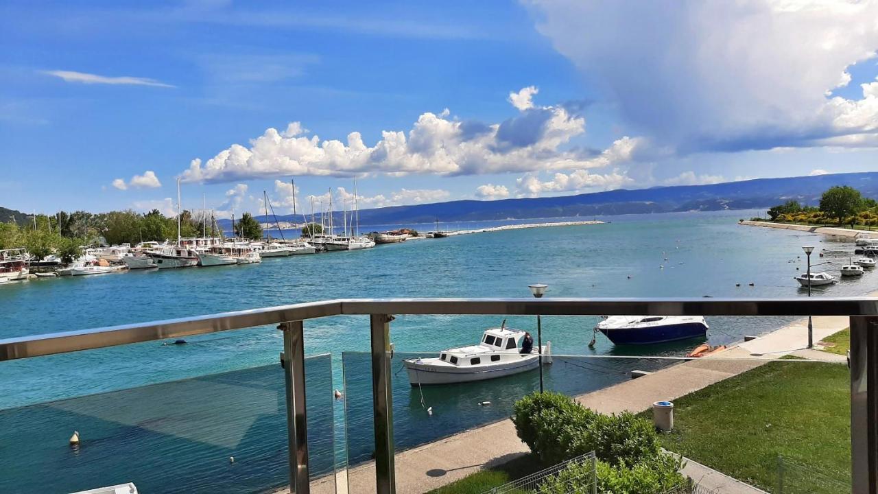 Apartment Iva Omis Bagian luar foto