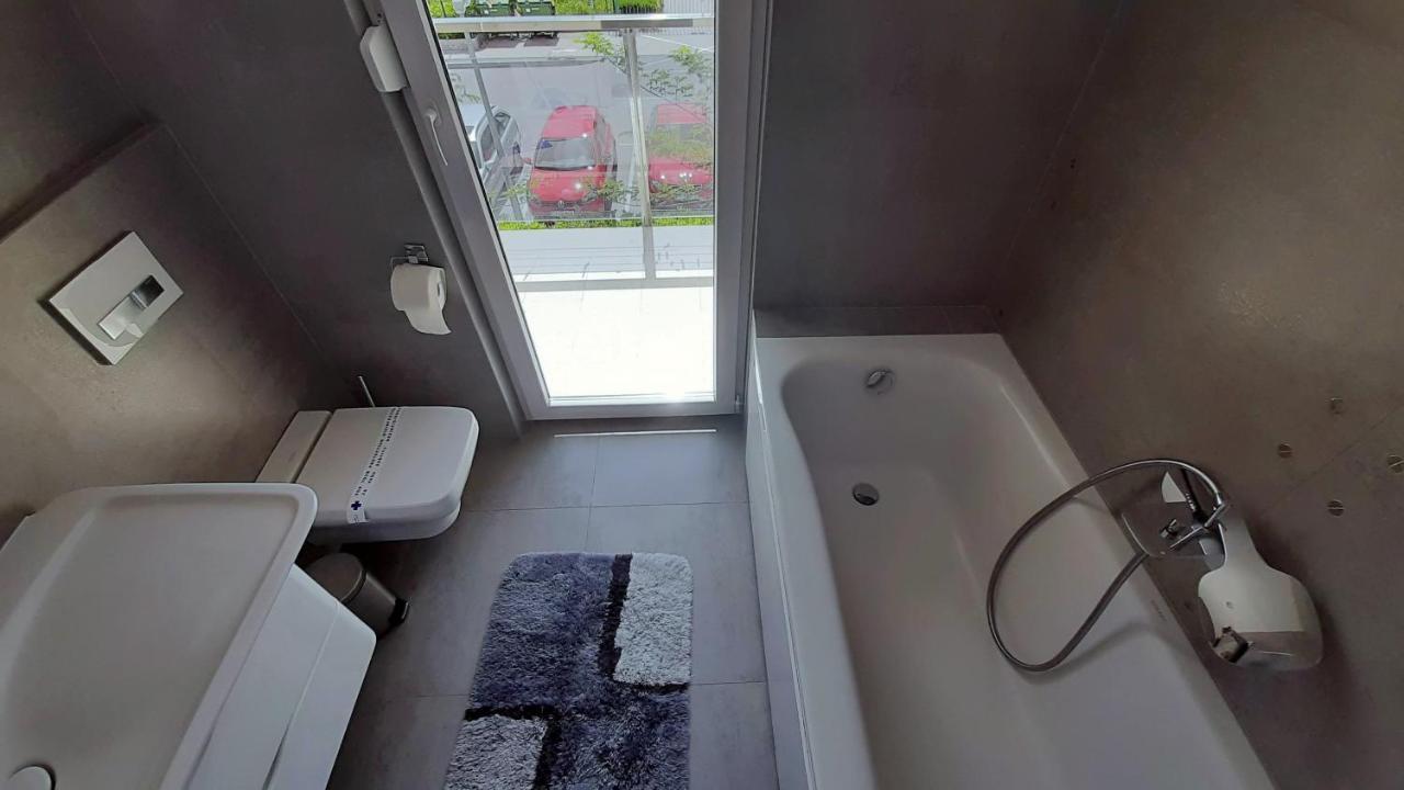 Apartment Iva Omis Bagian luar foto