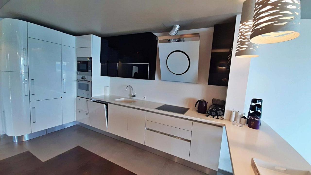 Apartment Iva Omis Bagian luar foto