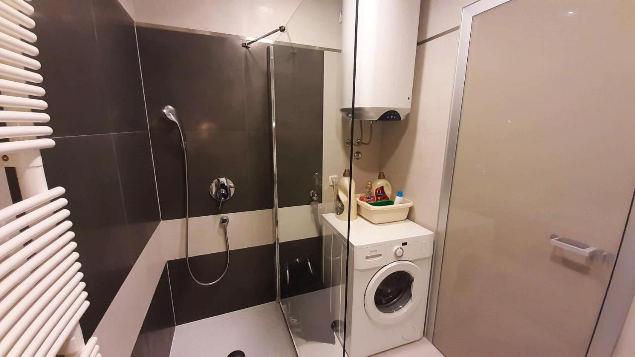 Apartment Iva Omis Bagian luar foto