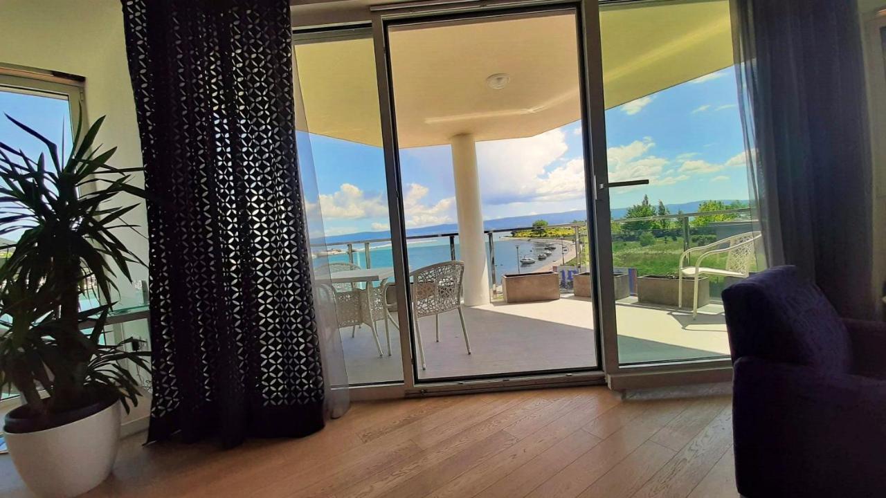 Apartment Iva Omis Bagian luar foto