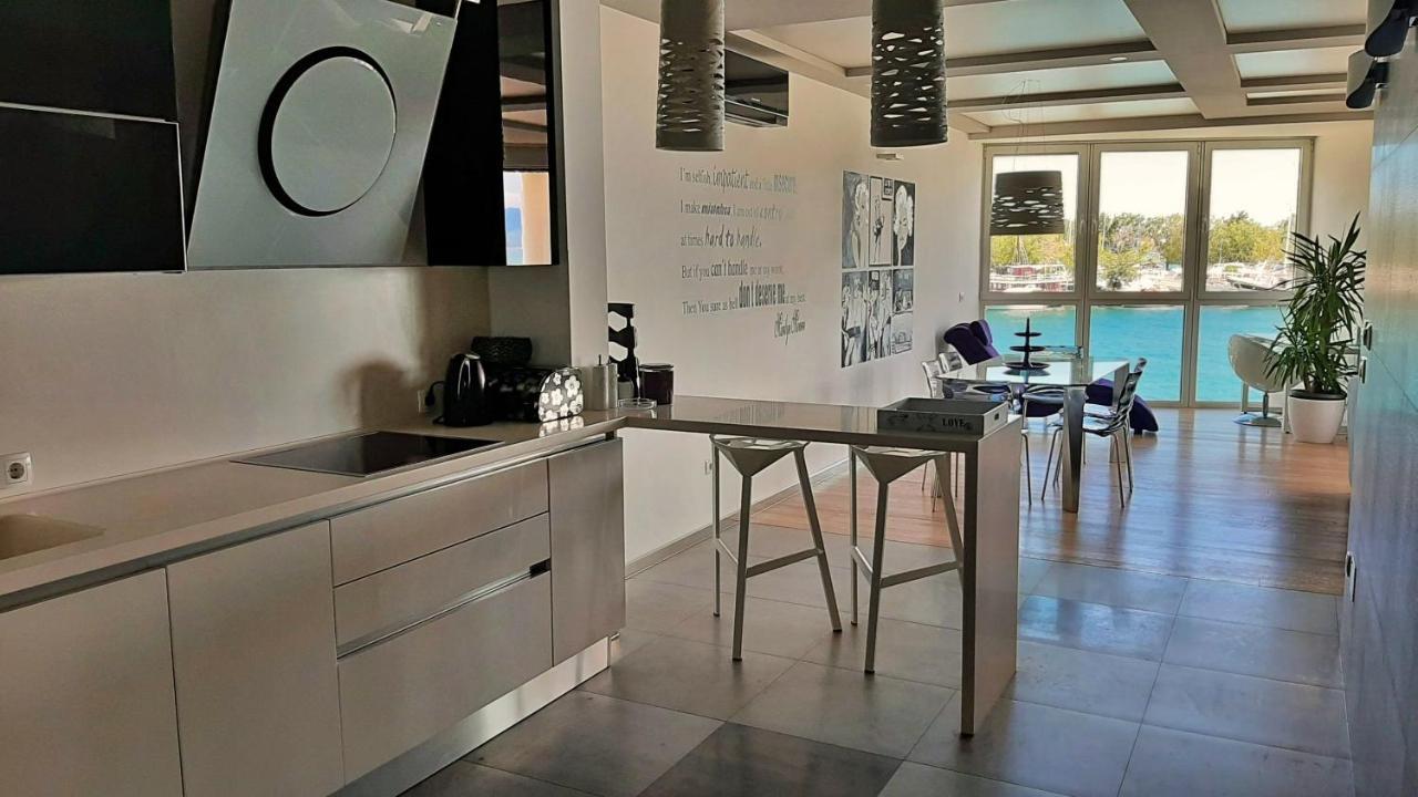 Apartment Iva Omis Bagian luar foto