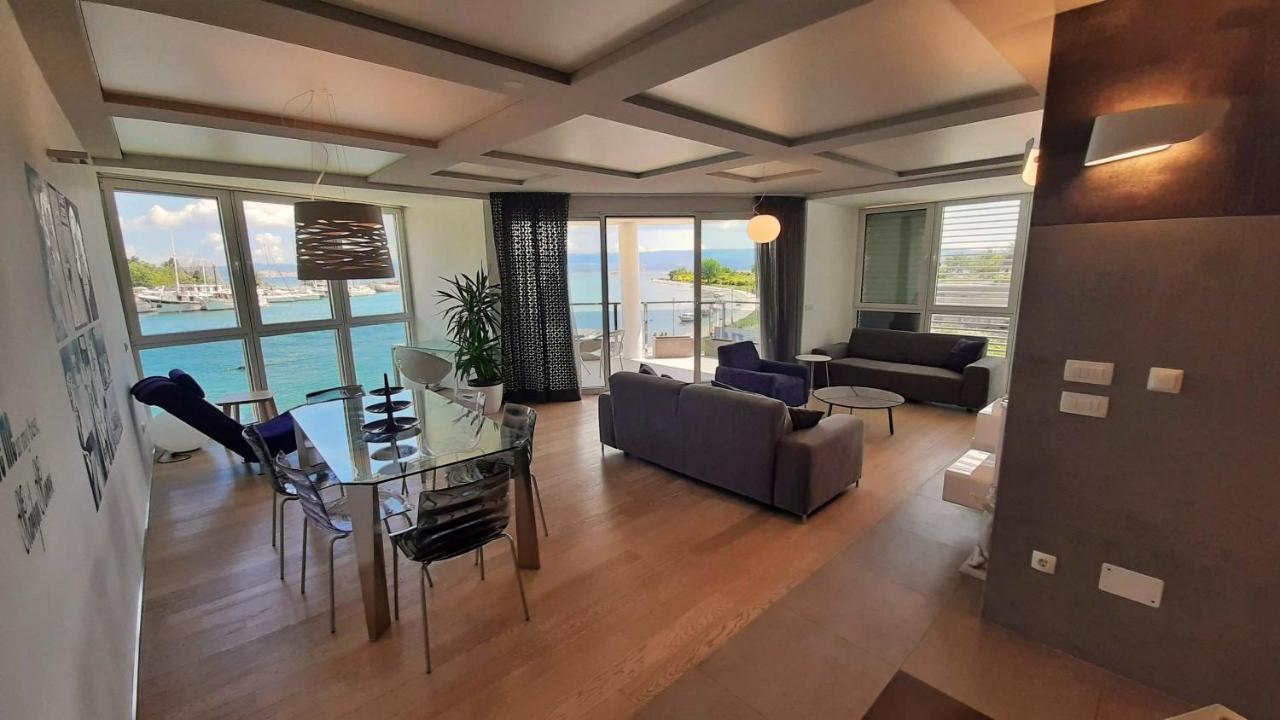 Apartment Iva Omis Bagian luar foto