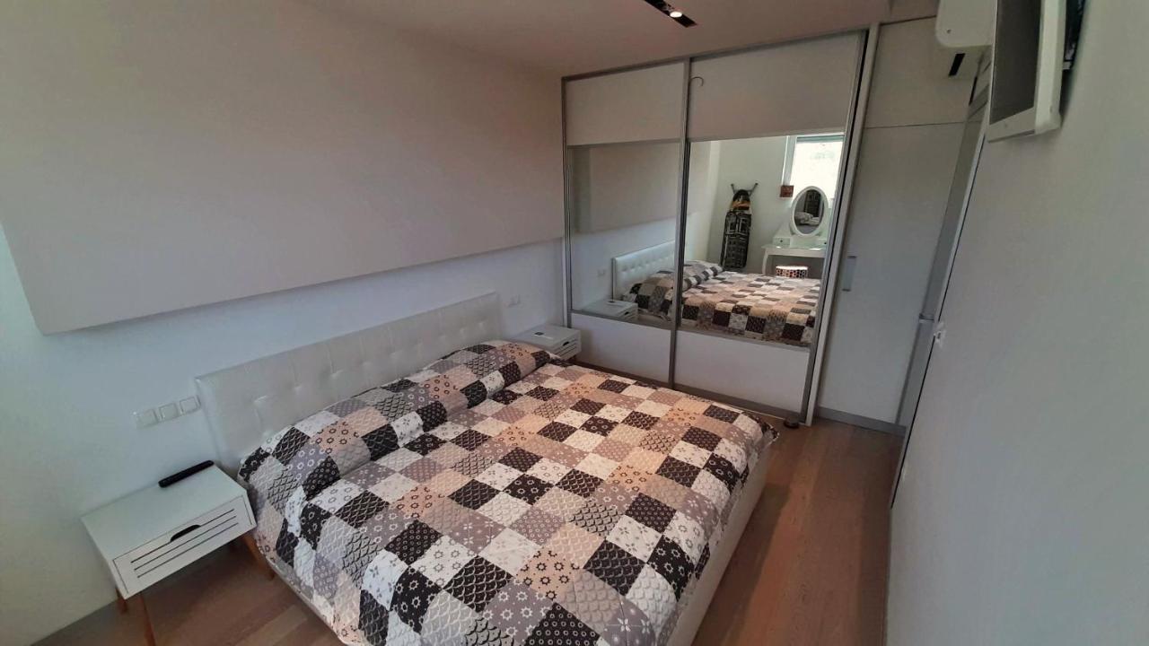 Apartment Iva Omis Bagian luar foto